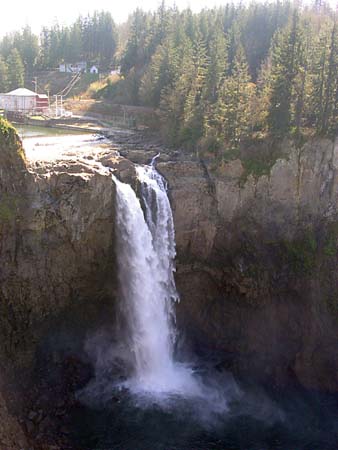 snoqualmie falls