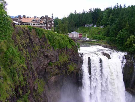 snoqualmie falls