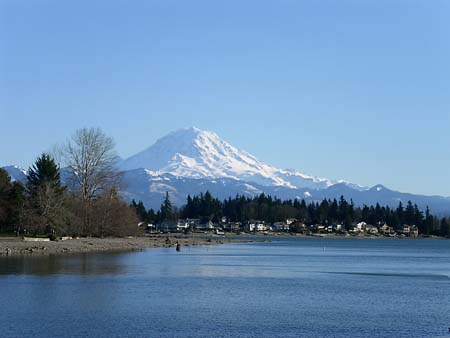 lake tapps north park, view to mount Rainier
